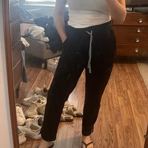 Straight leg scrub pant